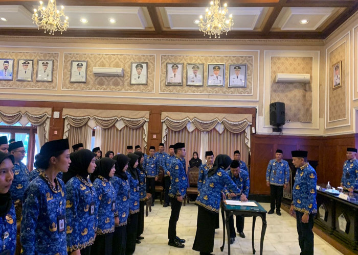 Wali Kota Malang Resmi Ambil Sumpah 50 PNS Baru, 9 ASN Dilantik Jadi Pejabat Fungsional