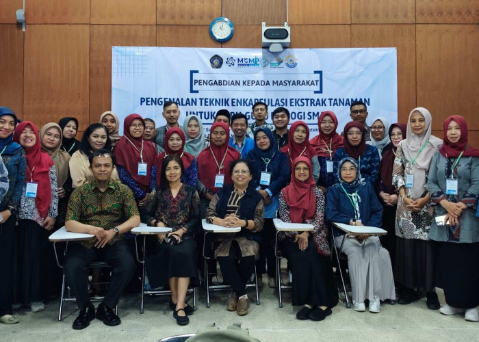 Dosen FSTeM Latih Guru SMA Teknik Mikroenkapsulasi Ekstrak Tanaman