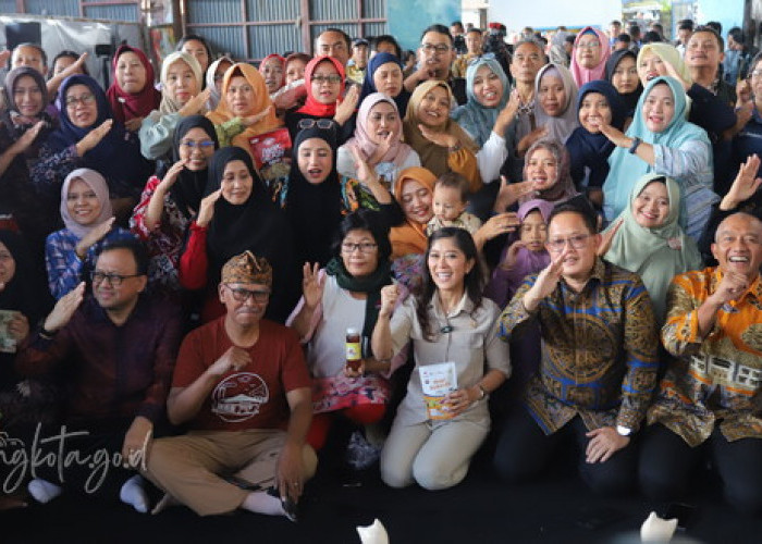 Kunjungi Kampung Keramik Dinoyo Malang, Menkomdigi Semangati UMKM Lakukan Digitalisasi