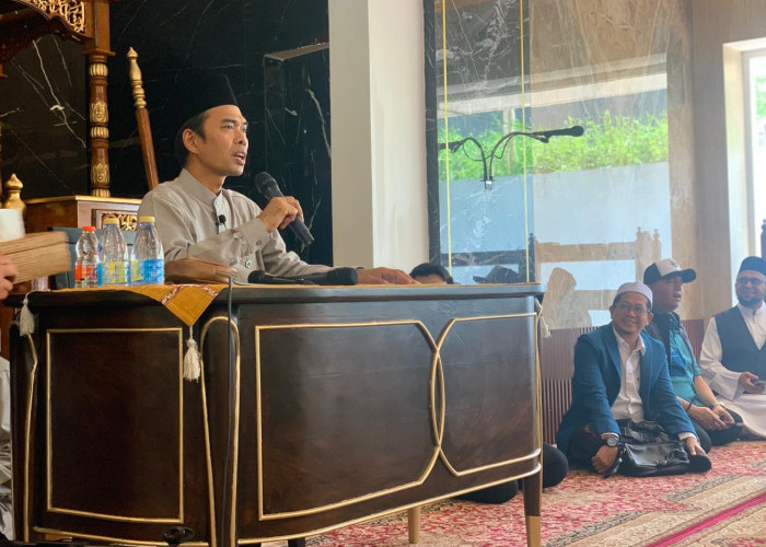Ribuan Warga Padati Kajian UAS di Masjid Baitul Jannah, Ijen Nirwana Residence 