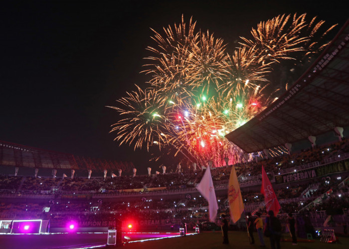 Khofifah Larang Pemkab/Pemkot se-Jatim Pesta Kembang Api pada Malam Tahun Baru