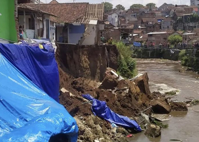 BNPB Sindir Daerah Sering Salahkan Hujan Picu Bencana, padahal Banyak Bangunan Langgar Sempadan Sungai