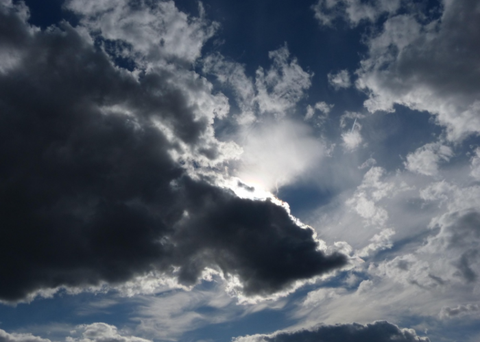 BMKG Prakirakan Cuaca Berawan hingga Hujan Lokal di Malang Raya, Rabu 14 Januari 2026