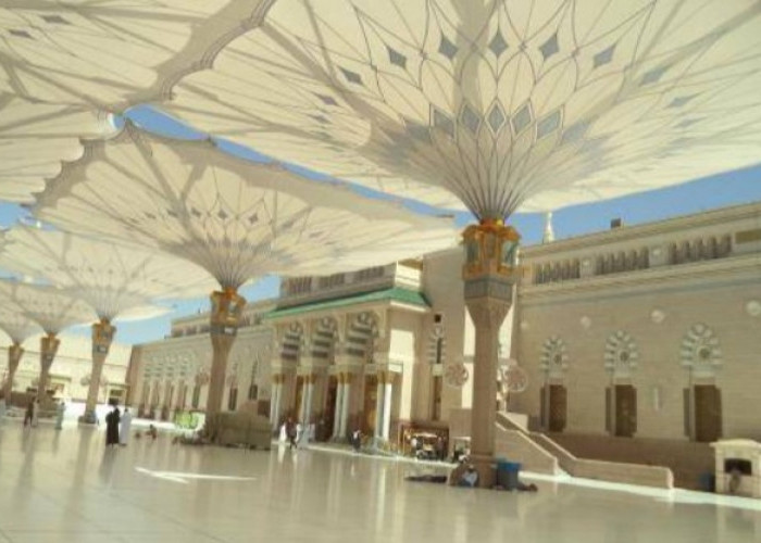 Penting! Simak Aturan Terbaru di Masjid Nabawi: Dari Larangan 'Live Streaming' hingga Etika Berpakaian