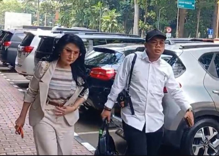Lita Gading Hadir di Polda Metro, Diperiksa terkait Laporan Ahmad Dhani