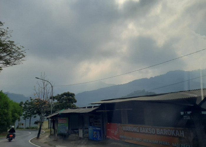 Prakiraan Cuaca Kabupaten Malang Sabtu (29/8), Waspada Hujan, Pujon, Ngantang Potensi Banyak Petir 