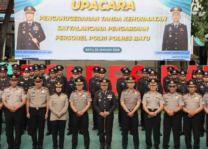 36 personel Polres Batu Terima Satyalencana dari Pengabdian 