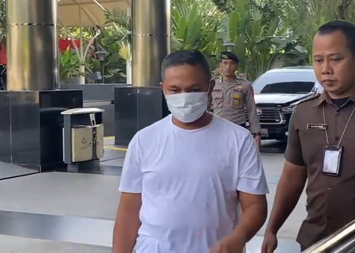  KPK OTT Gubernur Riau: Sita Uang Lebih dari Rp1 M, Ada Pecahan Dollar dan Poundsterling!