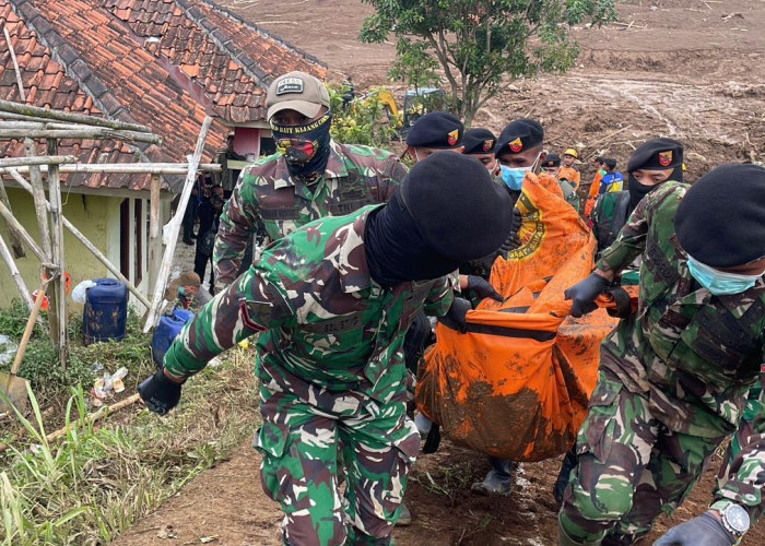 Longsor Bandung Barat, Ditemukan Lagi 5 Jasad, Total Menjadi 65 Tewas, 15 Korban Masih Dicari