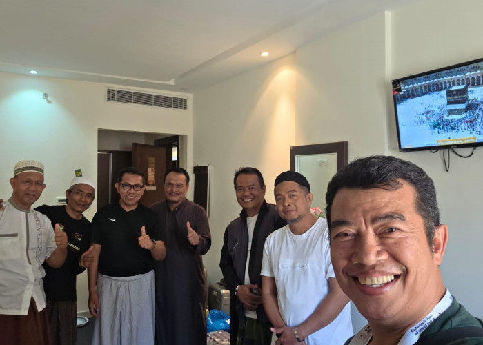 Kabar Sejuk dari Makkah: Wali Kota Batu Nurochman Ungkap 'Romantisme Spiritual' Jemaah di Tanah Suci