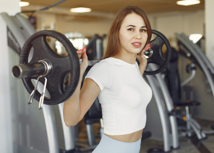 9 Manfaat Gym untuk Wanita: Bikin Sehat, Bugar, dan Percaya Diri