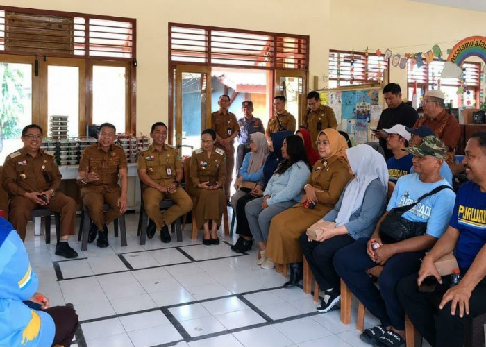 Wahyu Hidayat Sidak RT Berkelas di Purwodadi, Progres 80 Persen tapi Masih Ada PR