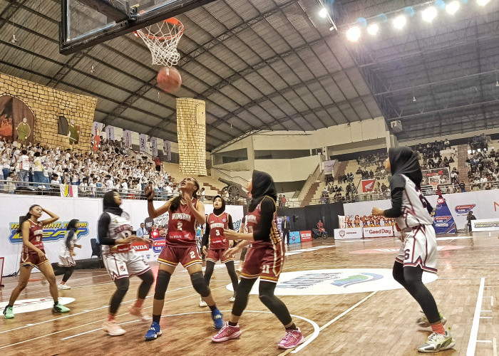 Laga Terakhir Hari Kelima DBL Tetap Full Penonton, Putri SMAN 3 Malang Kalahkan SMAN 1 Kepanjen