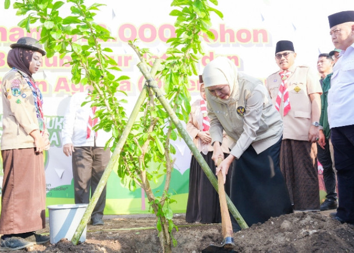 PPSN VI 2026 di Malang: Khofifah Ajak 4.500 Santri Tanam 1.000 Pohon
