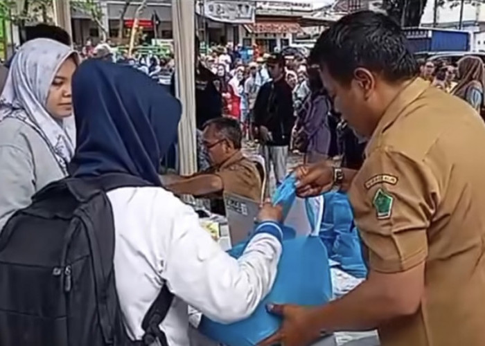 6.000 Paket Sembako Disubsidi Pemkot Malang, Pasar Murah Nataru Diserbu Warga