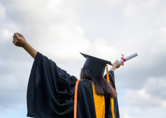 Nggak Cuma IPK Tinggi, Ini 9 Hacks Lulus Cumlaude versi Mahasiswa Smart!