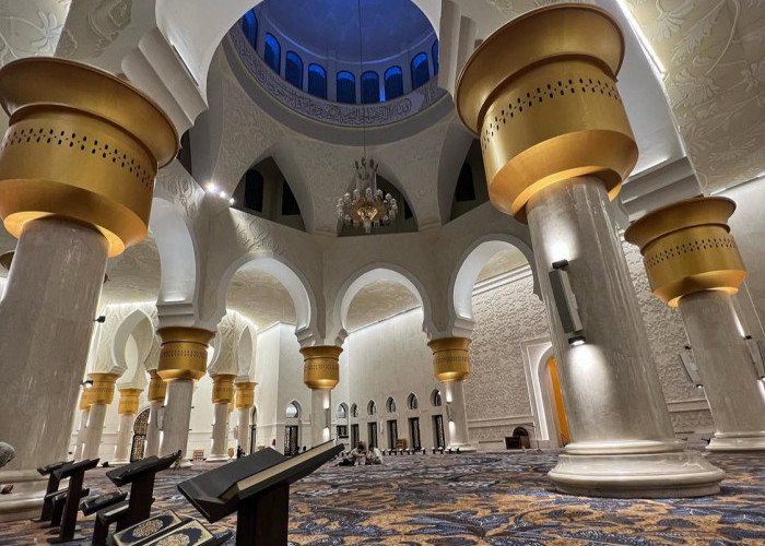Rahasia di Balik Kemegahan Arsitektur Masjid Sheikh Zayed Solo, Ini Makna Kubah, Kaligrafi hingga Motif Bungan