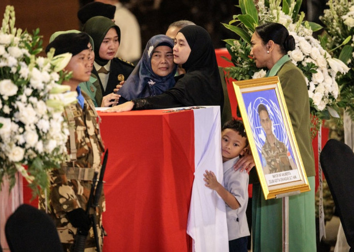 Dimakamkan Secara Militer, Tiga Prajurit Penjaga Perdamaian RI Gugur di Lebanon karena Serangan Israel