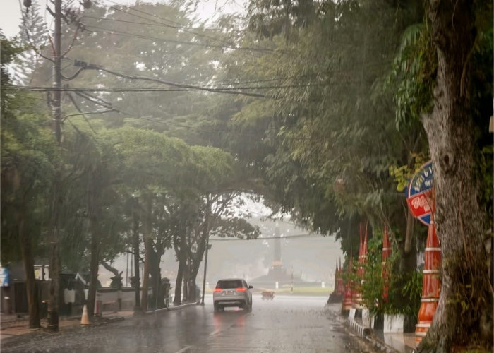 Cuaca Kota Malang Sabtu 5 September: Waspada Hujan Angin di Lowokwaru!
