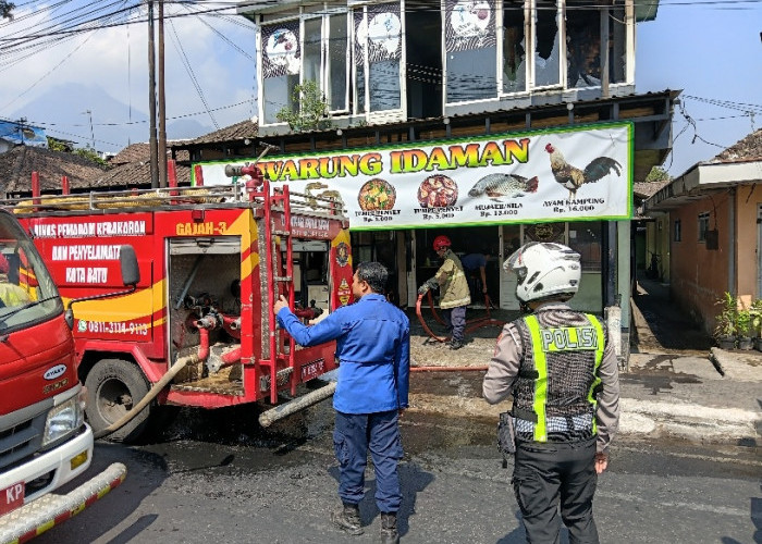 Kebakaran Warung Idaman Batu Dipicu HP Ngecas di Atas Kasur, Kamar Lantai 2 Hangus