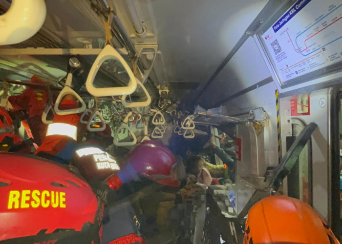 Gerbong Wanita KRL Commuter Hancur, Penumpang Histeris, Begini Kronologi Kecelakaan KRL dan KA Agro Bromo 