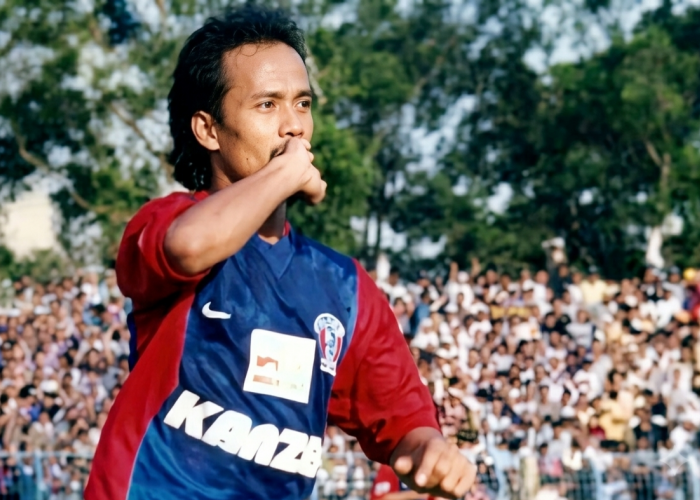 Arema SumNanang Supriadi, Legenda Arema dari Sumpil yang Setia 11 Tahun Berseragapil Manjakan Umpan Ke Striker