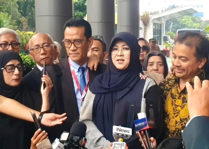 Sidang Dokter Tifa soal Ijazah Jokowi Dihentikan, Hakim Nyatakan Dakwaan Batal Demi Hukum