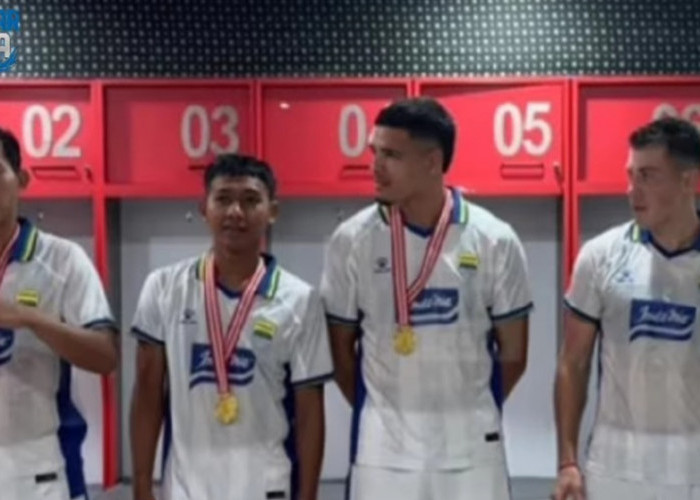 Momen Unik Pemain Persib Saat Rayakan Gelar Dewata Cup, Adam Alis Kembali Jadi Sorotan