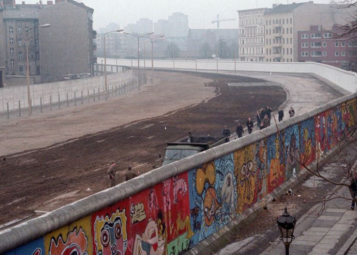 9 November Diperingati sebagai Hari Kebebasan Sedunia dan Kesadaran Mikrotia, Ini Sejarahnya