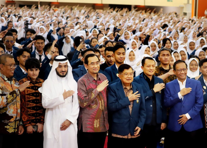 Mahasiswa Baru UB Disemangati Tokoh Nasional Jusuf Kalla, Mahfud MD dan Jamwas: Generasi Emas Harus Dikejar