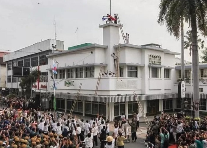 Perobekan Bendera Belanda di Hotel Yamato: Simbol Perlawanan Pemuda Surabaya 19 September 1945