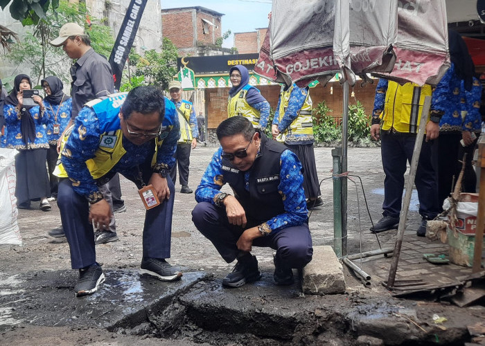 Temukan Drainase Penuh Sampah di Suhat,  Wali Kota Malang Ajak Warga Jaga Kebersihan