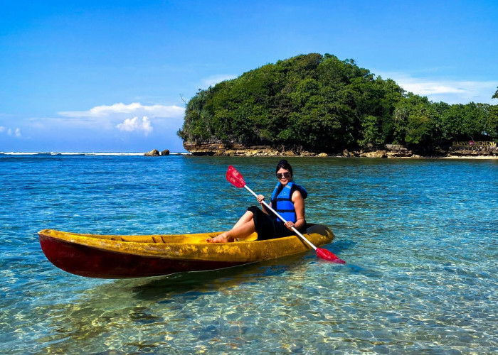 Selebgram Yogja Mengaku Puas  Liburan di Pantai 3 in 1 Malang: Sunsetnya Magis!