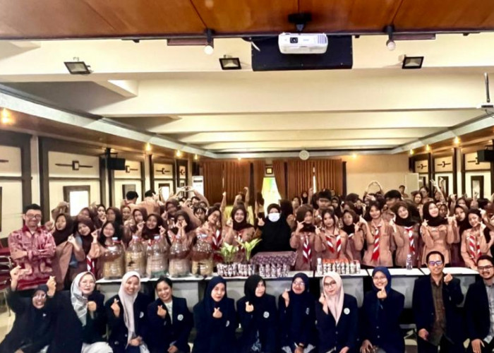 Mahasiswa S3 UM Turun ke Sekolah, Ajarkan Pengelolaan Sampah Berbasis Praktik di SMKN 3 Malang