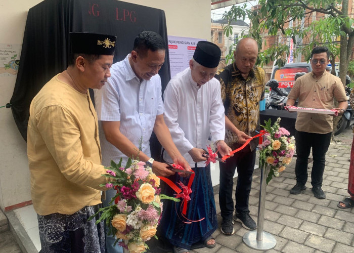 Wali Kota Malang Resmikan Stasiun Air Mineral Bahrul Maghfiroh, Air Layak Minum Hanya Rp100 per Liter