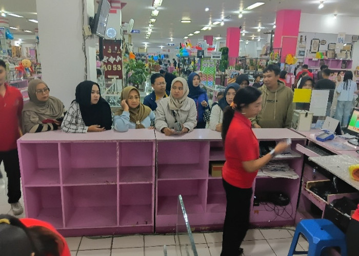 Jelang Tahun Ajaran Baru, Toko Alat Tulis di Kota Batu Diserbu Pembeli Perlengkapan MPLS