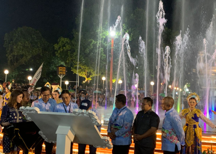 DLH Kota Malang Resmikan Revitalisasi Alun-Alun Merdeka, Hadirkan Ruang Terbuka Hijau Edukatif dan Inklusif