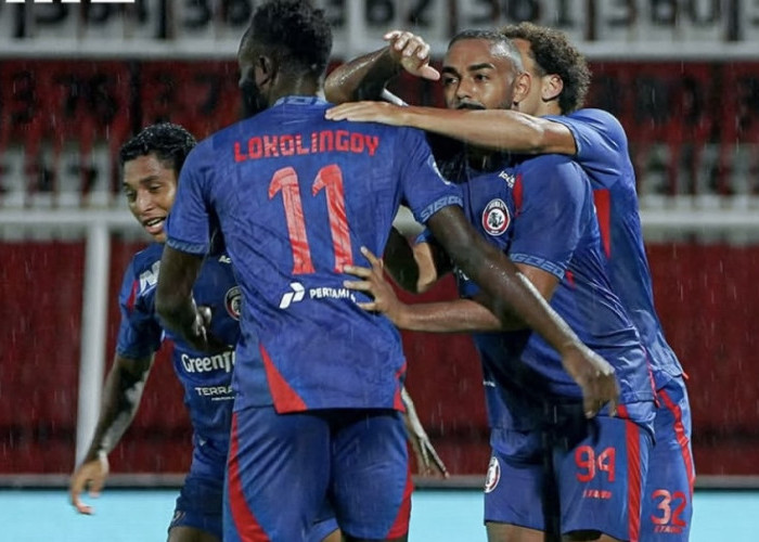 Sangar! Arema FC Menang Besar di Blitar, Gilas PSS 6-2