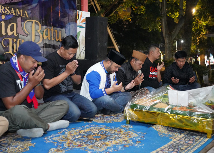 4 Tahun Tragedi Kanjuruhan, Warga Kota Batu Doa Bersama di Alun-Alun