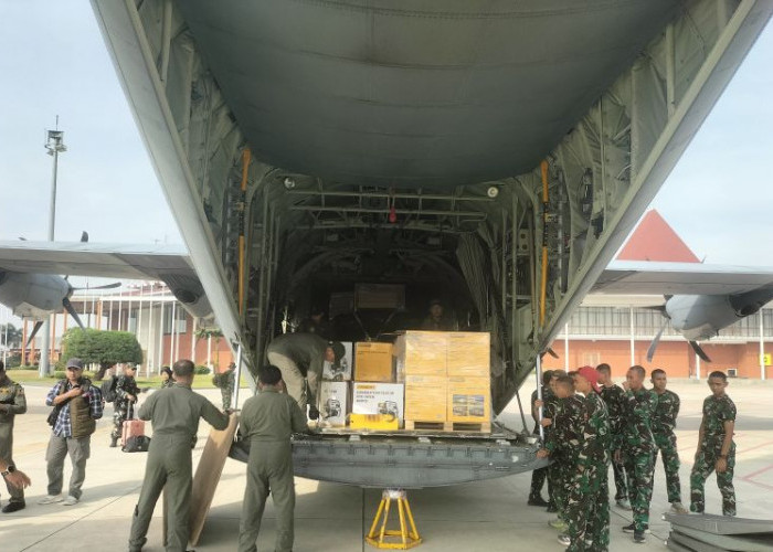500 Ribu Ton Sembako-Pakaian Telah Dikirim ke Lokasi Bencana Banjir Sumatera dengan Air Bus A400  