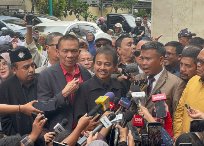 Denny Indrayana Bergabung Bela Roy Suryo Cs dalam Kasus Dugaan Ijazah Palsu Jokowi