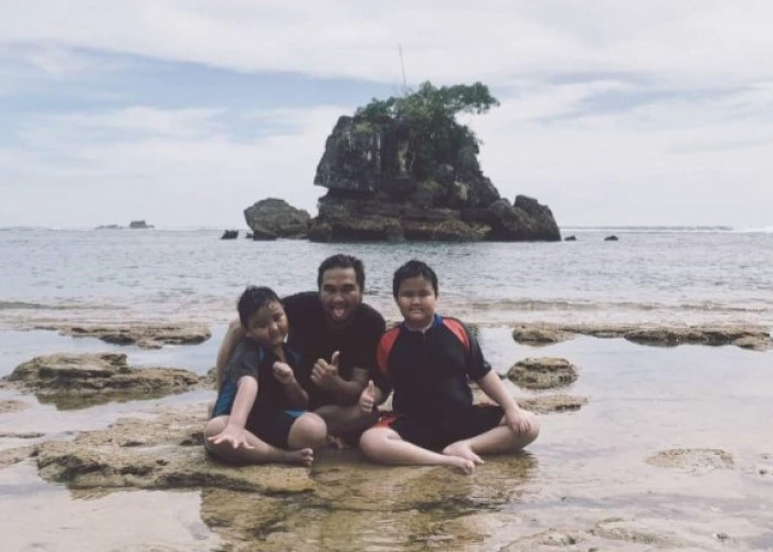 Cerita di Balik Nama Pantai Kondang Merak: Habitat Singgah Satwa Anggun di Selatan Malang