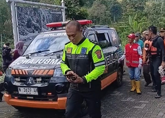 Tabrakan di Pujon Kamis Sore, Masuk Sungai lalu Hanyut, Jenazah Siswa SMK PGRI 3 Tlogomas Ditemukan Jumat Pagi