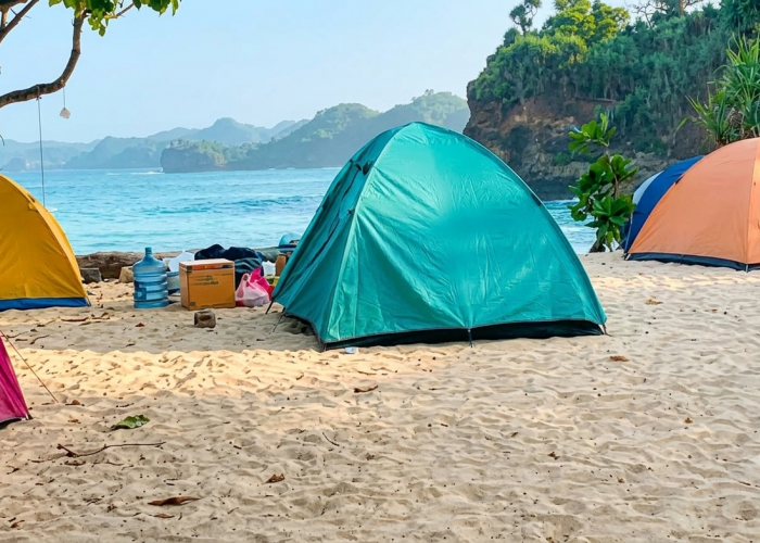 Sensasi Senja dan Bermalam di Batu Bekung: Menikamti Romantisme Sunset Hingga Camping