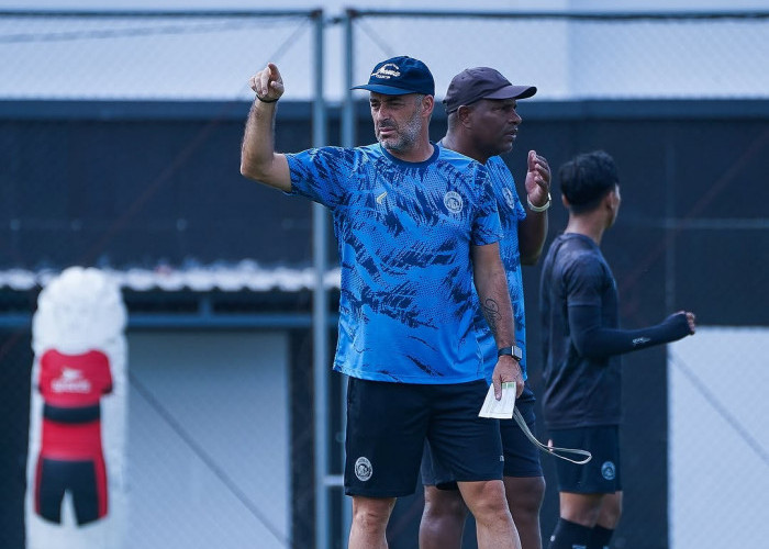 Laga Pamungkas Lawan Semen Padang, Pelatih Arema FC Tegaskan Kejar Target Genapi 50 Poin