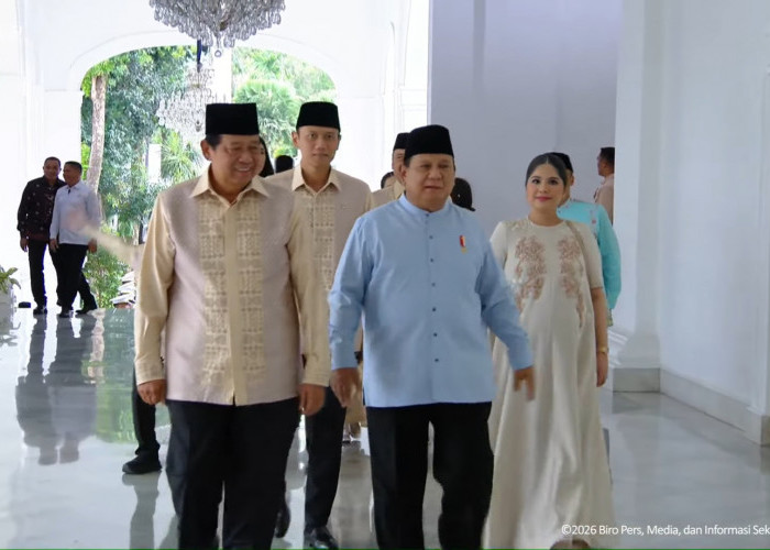 SBY Bersama AHY dan Ibas serta Cucu-Cucu Hadiri Open House Lebaran di Istana, Disambut Prabowo 