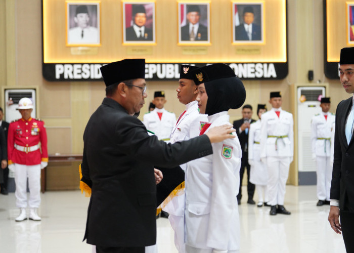 Wali Kota Batu Kukuhkan 76 Anggota Paskibraka untuk HUT ke-80 RI