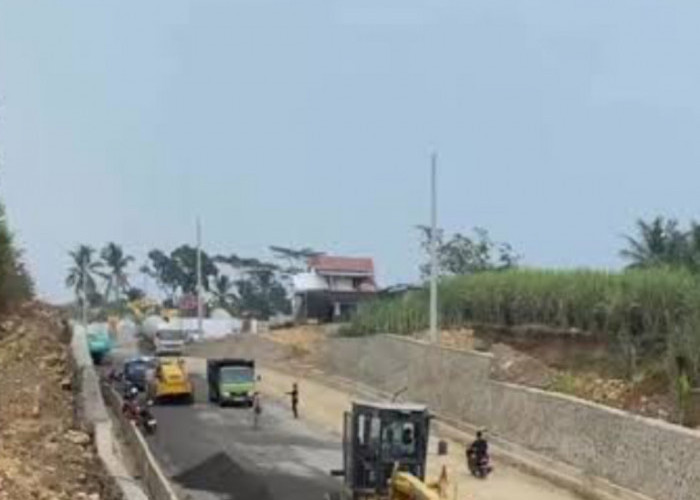 Proyek Jalan Gondanglegi–Balekambang Tembus 60 Persen, DPUBM Usulkan 600 PJU Tenaga Surya