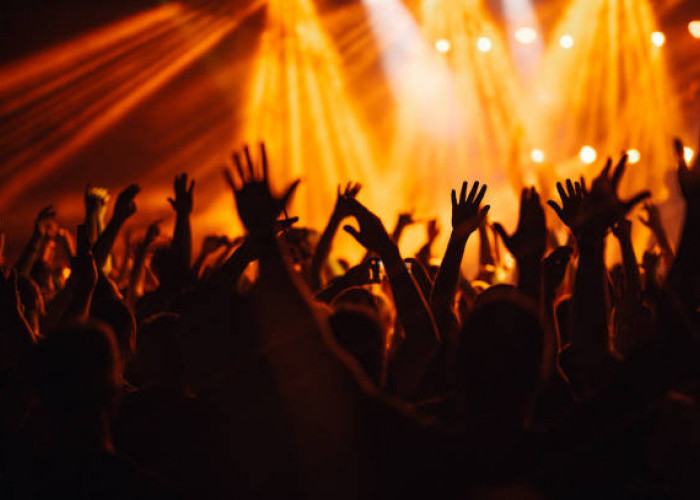 Seberapa Sering Masyarakat Indonesia Menonton Konser Musik? Ini Hasil Surveinya