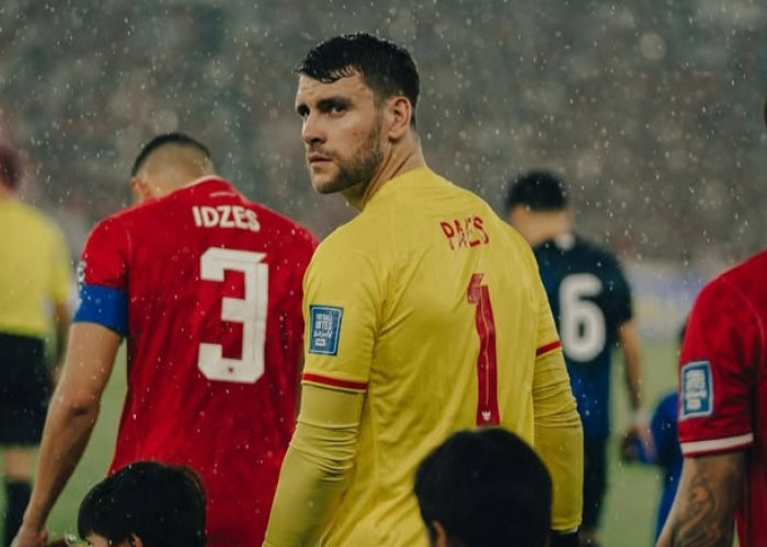 Maarten Paes Akhiri Penantian 7 Tahun, Debut Gemilang di Kompetisi Eropa Bersama Ajax Amsterdam